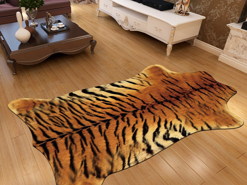 Ковер в виде шкуры тигра